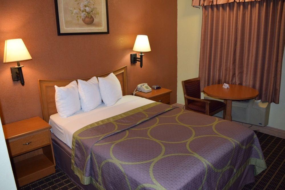 Super 8 By Wyndham Azusa Extérieur photo